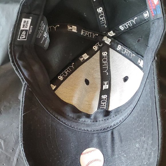 Black w/ Red Logo Philadelphia Phillies Baseball Hat / Cap 9Forty New Era Youth - Picture 4 of 4